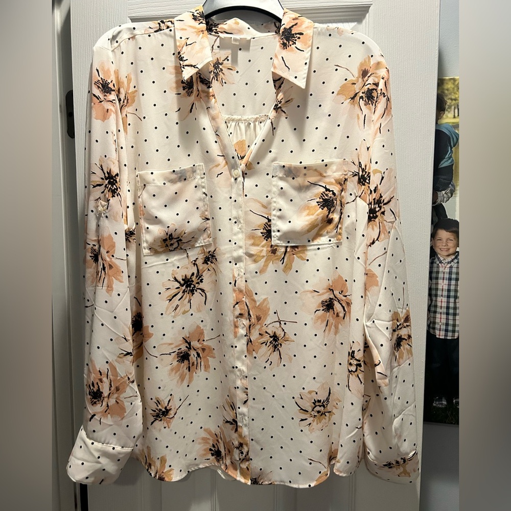Maurice’s long sleeve lightweight floral blouse. Size xl.
